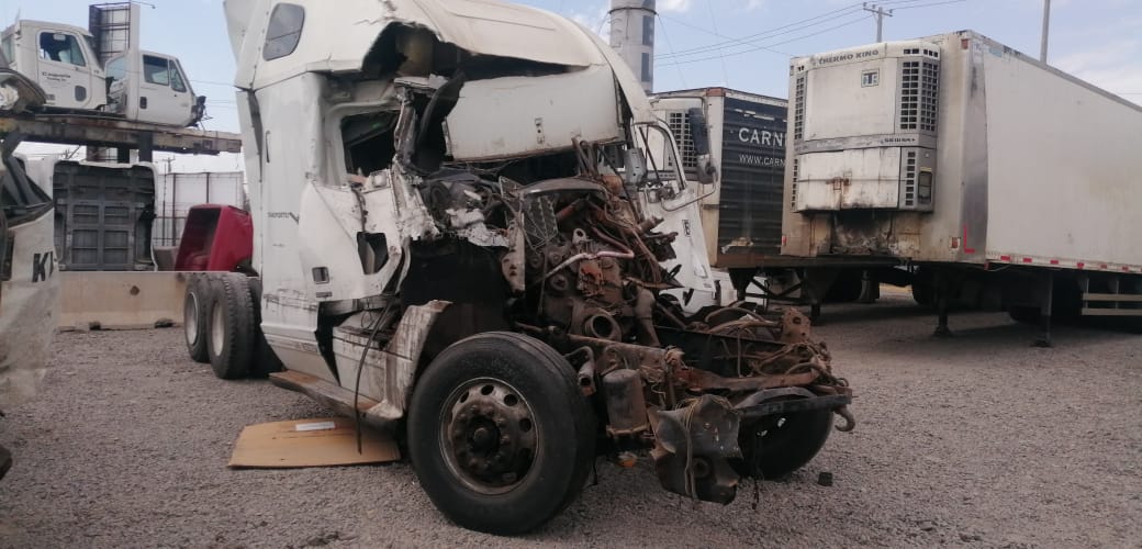 MUñON Freightliner COLUMBIA 2003 USADO